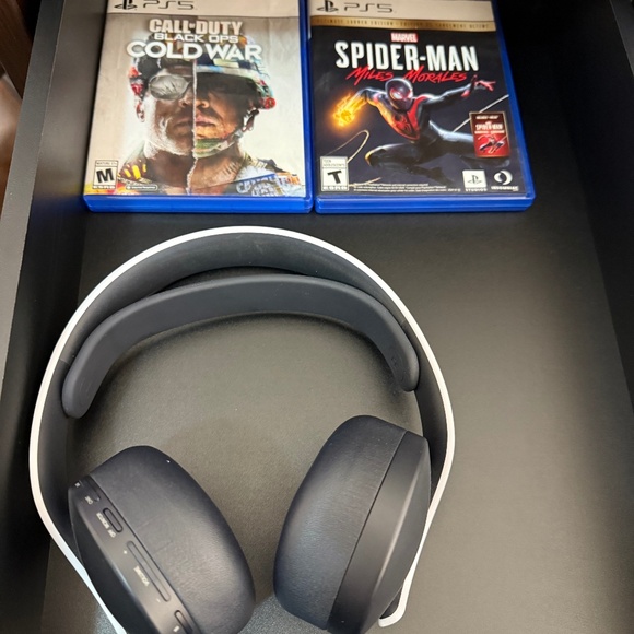 PS5 Disc Edition - Picture 3 of 3